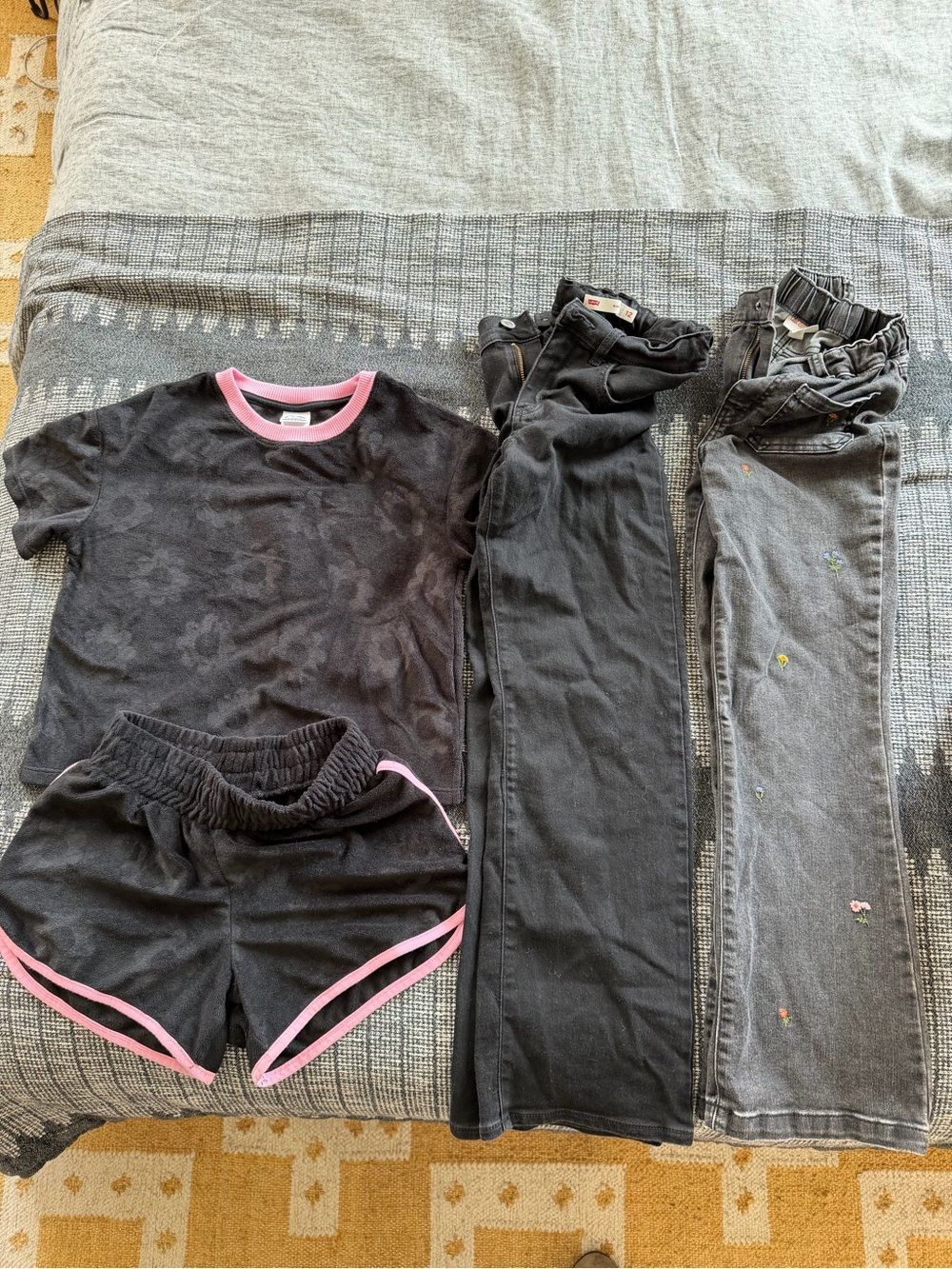 Girls set and jeans- Levi’s Cat and Jack
